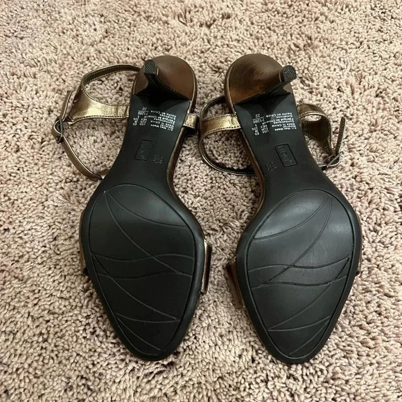 New with flaw Fioni 6.5 bronze copper metallic jewel dress sandals shoes heels - Picture 6 of 13
